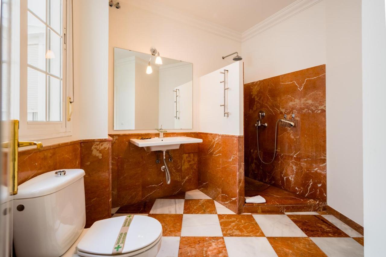 Amplio Y Luminoso-2D 2B-Triana Appartement Sevilla Buitenkant foto